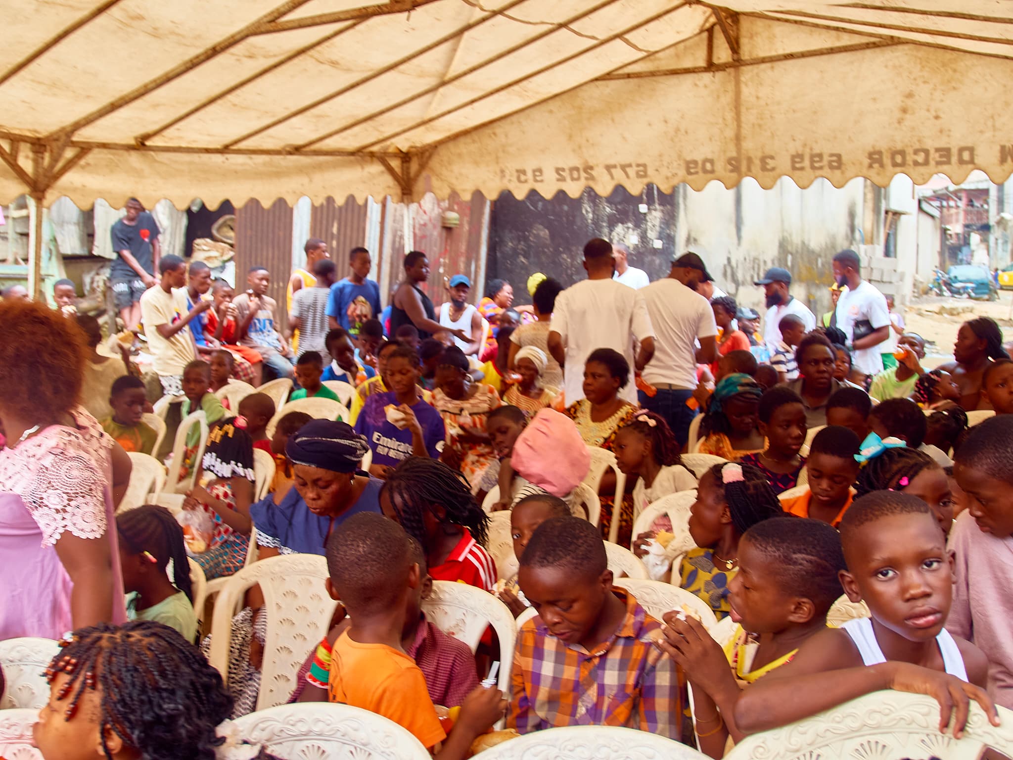 Step for the Future Foundation à Makèpè (Douala), déplacés du NOSO (photo 32)