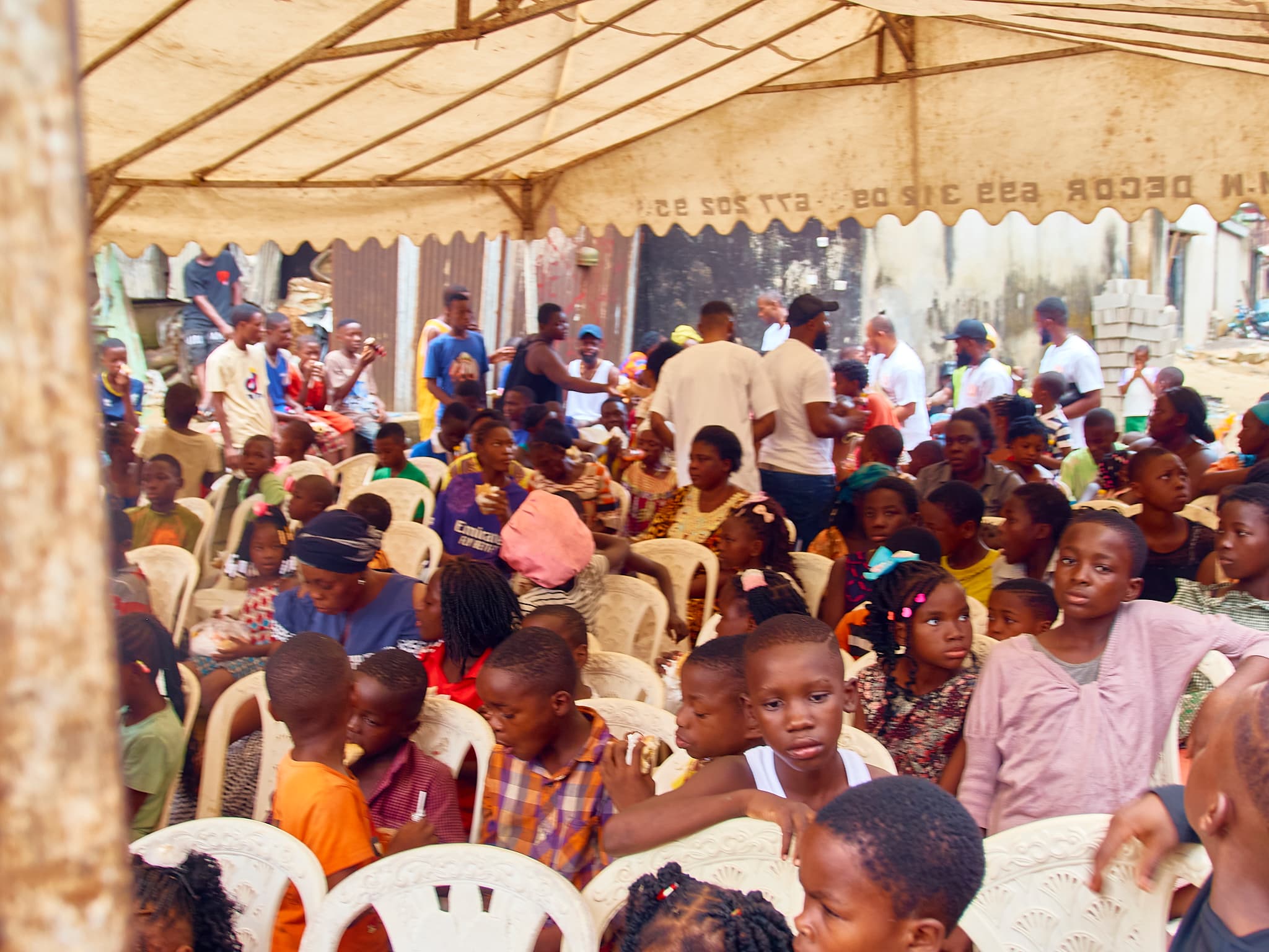 Step for the Future Foundation à Makèpè (Douala), déplacés du NOSO (photo 33)